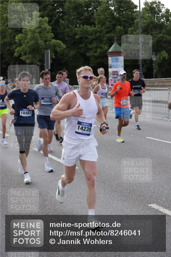 29.06.2025 - hella hamburg halbmarathon Jannik Wohlers http://msf.ph/oto/8246041 29.06.2025 09:55:27 Lombardsbrücke 1143, 1216, 1267, 1461, 1630, 1689, 2250, 2284, 2818, 2864, 2884, 3399, 3543, 3654, 3692, 3945, 4033, 4127, 4324, 4345, 4346, 4601, 5116, 6009, 6481, 6691, 6994, 7056, 7100, 7224, 7269, 7367, 7657, 8234, 8273, 8390, 8668, 8821, 8977, 9491, 9551, 10408, 10603, 10811, 10895, 11009, 11211, 11429, 11645, 11733, 11819, 11977, 12277, 12379, 12519, 13032, 13073, 13301, 13799, 13803, 13807, 13894, 14239, 15392, 15502, 17842 meine-sportfotos.de