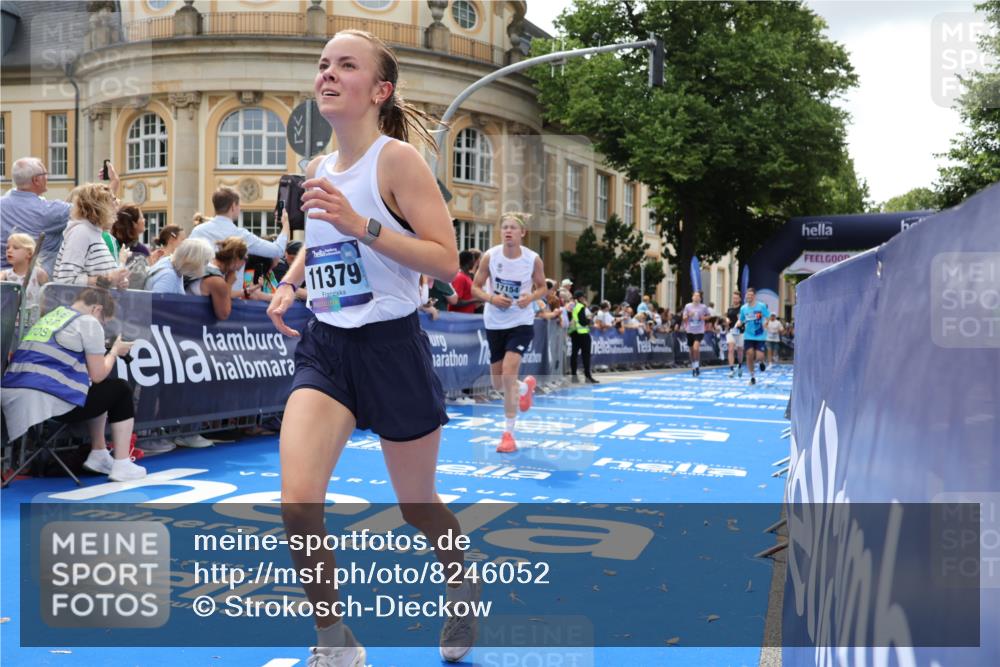 29.06.2025 - hella hamburg halbmarathon Strokosch-Dieckow http://msf.ph/oto/8246052 29.06.2025 10:38:38 Ziel 2296, 2719, 4148, 5248, 6684, 8450, 9403, 11281, 11282, 11379, 12772, 13800, 14905, 15372, 17154, 18188, 19004 meine-sportfotos.de