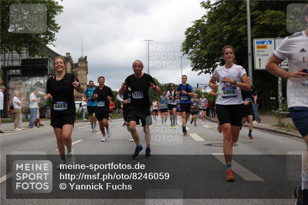 29.06.2025 - hella hamburg halbmarathon Yannick Fuchs http://msf.ph/oto/8246059 29.06.2025 10:47:42 20KM 1030, 1151, 1267, 1502, 1727, 1870, 2058, 2070, 2354, 2518, 2630, 3096, 3208, 3209, 3819, 4770, 5020, 5638, 5866, 6294, 6481, 6511, 6512, 6629, 6762, 6877, 6942, 7274, 7395, 7918, 8335, 8447, 9142, 9791, 9922, 10549, 10891, 11068, 11844, 12321, 12379, 12607, 12632, 12909, 13032, 13033, 13289, 13397, 13865, 13912, 13997, 14702, 15061, 15146, 15441, 15497, 15502, 15838, 15856, 15946, 16477, 17348, 17482, 18134, 18143, 18418, 18487, 18514, 18612 meine-sportfotos.de