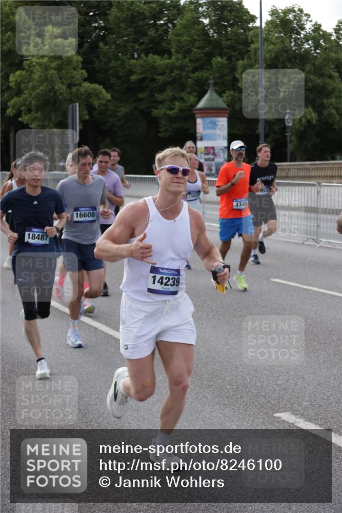 29.06.2025 - hella hamburg halbmarathon Jannik Wohlers http://msf.ph/oto/8246100 29.06.2025 09:55:27 Lombardsbrücke 1143, 1216, 1267, 1461, 1630, 1689, 2250, 2284, 2818, 2864, 2884, 3399, 3543, 3654, 3692, 3945, 4033, 4127, 4324, 4345, 4346, 4601, 5116, 6009, 6481, 6691, 6994, 7056, 7100, 7224, 7269, 7367, 7657, 8234, 8273, 8390, 8668, 8821, 8977, 9491, 9551, 10408, 10603, 10811, 10895, 11009, 11211, 11429, 11645, 11733, 11819, 11977, 12277, 12379, 12519, 13032, 13073, 13301, 13799, 13803, 13807, 13894, 14239, 15392, 15502, 17842 meine-sportfotos.de