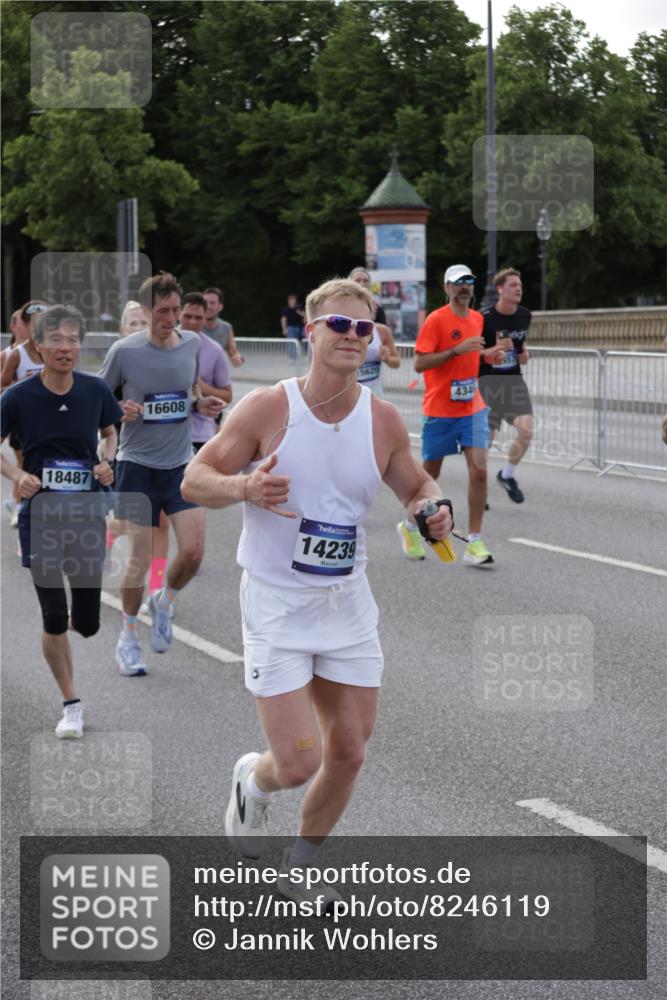 29.06.2025 - hella hamburg halbmarathon Jannik Wohlers http://msf.ph/oto/8246119 29.06.2025 09:55:27 Lombardsbrücke 1143, 1216, 1267, 1461, 1630, 1689, 2250, 2284, 2818, 2864, 2884, 3399, 3543, 3654, 3692, 3945, 4033, 4127, 4324, 4345, 4346, 4601, 5116, 6009, 6481, 6691, 6994, 7056, 7100, 7224, 7269, 7367, 7657, 8234, 8273, 8390, 8668, 8821, 8977, 9491, 9551, 10408, 10603, 10811, 10895, 11009, 11211, 11429, 11645, 11733, 11819, 11977, 12277, 12379, 12519, 13032, 13073, 13301, 13799, 13803, 13807, 13894, 14239, 15392, 15502, 17842 meine-sportfotos.de
