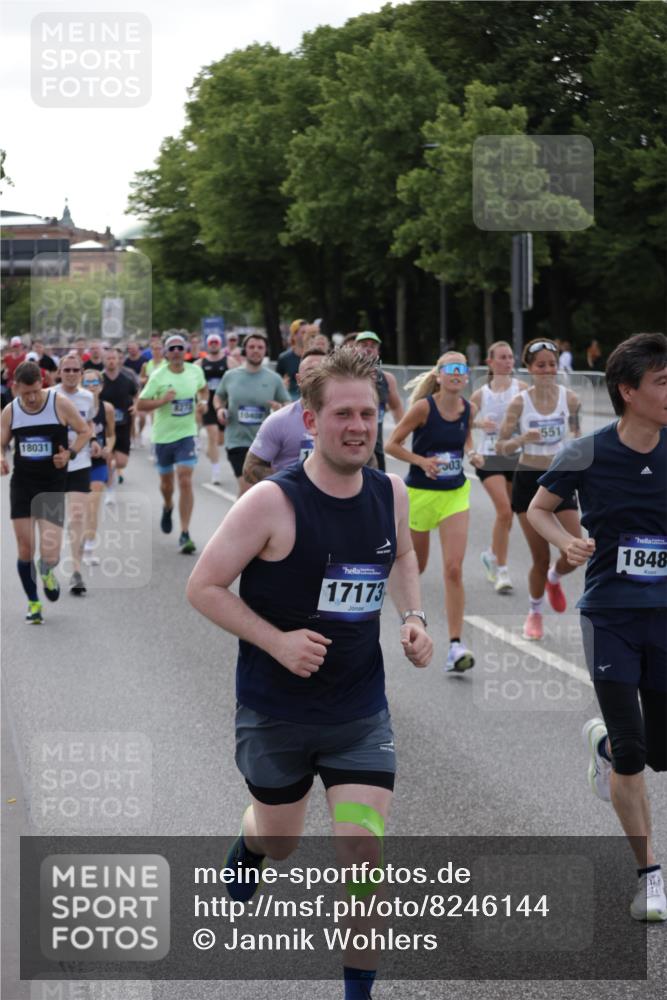 29.06.2025 - hella hamburg halbmarathon Jannik Wohlers http://msf.ph/oto/8246144 29.06.2025 09:55:28 Lombardsbrücke 1143, 1216, 1257, 1267, 1461, 1630, 1689, 2250, 2284, 2818, 2864, 2884, 3399, 3543, 3654, 3692, 3945, 4033, 4127, 4324, 4345, 4346, 4557, 4601, 5116, 6009, 6481, 6994, 7056, 7100, 7224, 7269, 7367, 7657, 8234, 8273, 8390, 8668, 8821, 8977, 9074, 9491, 9551, 10408, 10603, 10811, 10895, 11009, 11211, 11429, 11645, 11733, 11819, 11977, 12277, 12379, 13032, 13073, 13301, 13758, 13799, 13803, 13807, 13894, 14239, 15392, 15502, 17842 meine-sportfotos.de
