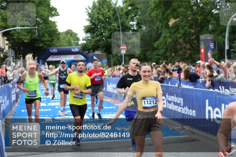 29.06.2025 - hella hamburg halbmarathon Zöllner http://msf.ph/oto/8246149 29.06.2025 10:57:07 Ziel 1485, 4261, 4299, 8669, 11143, 11212, 11638, 13691, 14408, 14588, 16470, 16909, 17617, 18208, 18719, 19091 meine-sportfotos.de