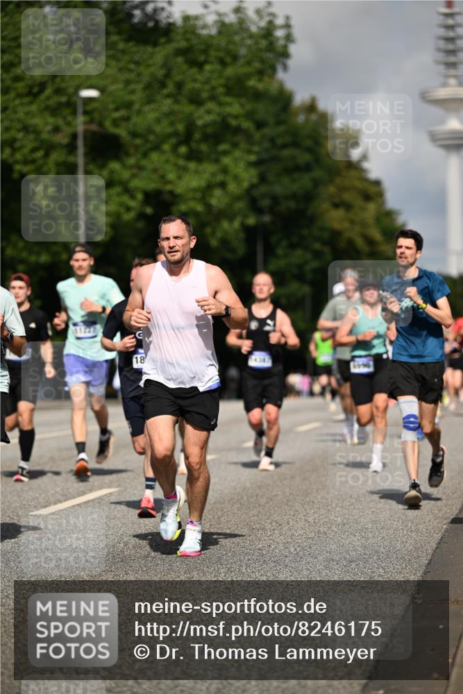29.06.2025 - hella hamburg halbmarathon Dr. Thomas Lammeyer http://msf.ph/oto/8246175 29.06.2025 09:51:28 Kennedybrücke 1164, 1385, 1562, 1644, 1743, 2296, 3959, 4860, 5091, 5092, 5315, 5923, 6684, 6990, 8362, 8901, 9178, 9944, 10384, 10793, 10900, 10968, 11202, 11227 meine-sportfotos.de