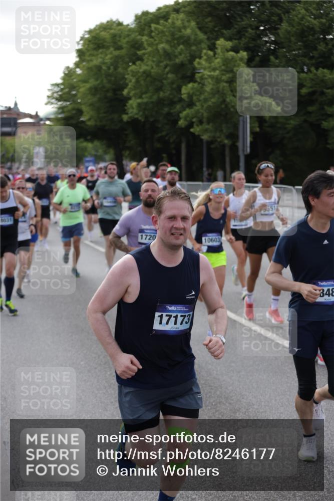 29.06.2025 - hella hamburg halbmarathon Jannik Wohlers http://msf.ph/oto/8246177 29.06.2025 09:55:28 Lombardsbrücke 1143, 1216, 1257, 1267, 1461, 1630, 1689, 2250, 2284, 2818, 2864, 2884, 3399, 3543, 3654, 3692, 3945, 4033, 4127, 4324, 4345, 4346, 4557, 4601, 5116, 6009, 6481, 6994, 7056, 7100, 7224, 7269, 7367, 7657, 8234, 8273, 8390, 8668, 8821, 8977, 9074, 9491, 9551, 10408, 10603, 10811, 10895, 11009, 11211, 11429, 11645, 11733, 11819, 11977, 12277, 12379, 13032, 13073, 13301, 13758, 13799, 13803, 13807, 13894, 14239, 15392, 15502, 17842 meine-sportfotos.de