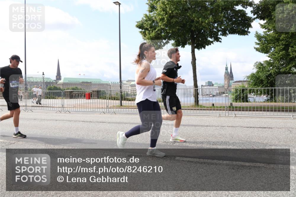 29.06.2025 - hella hamburg halbmarathon Lena Gebhardt http://msf.ph/oto/8246210 29.06.2025 10:10:01 Lombardsbrücke 1052, 1456, 1548, 1823, 3921, 4592, 5511, 7042, 7058, 7081, 7333, 7636, 8090, 8219, 8685, 8890, 9150, 9297, 9306, 9366, 9434, 9674, 9781, 10036, 10943, 11027, 12255, 12509, 12567, 13739, 16191, 16445, 16455, 16872, 16918, 17148, 17630, 17899, 18076, 18196, 18440, 18707, 19242 meine-sportfotos.de