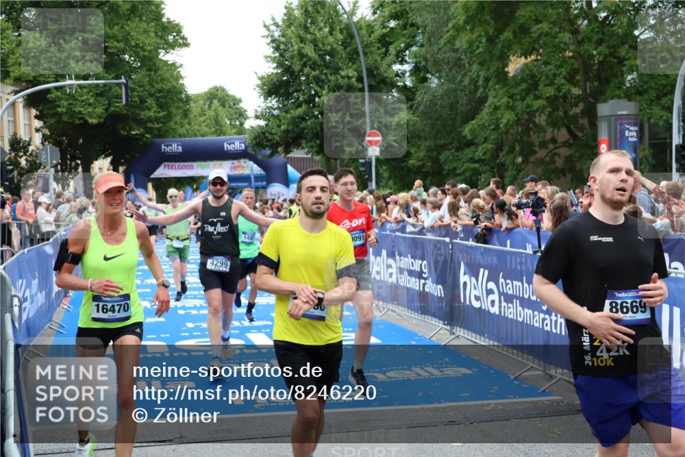 29.06.2025 - hella hamburg halbmarathon Zöllner http://msf.ph/oto/8246220 29.06.2025 10:57:08 Ziel 1485, 4261, 4299, 11143, 11638, 13691, 14408, 14588, 15726, 16470, 16909, 17617, 18208, 18719, 19091 meine-sportfotos.de