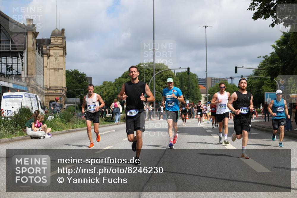 29.06.2025 - hella hamburg halbmarathon Yannick Fuchs http://msf.ph/oto/8246230 29.06.2025 10:35:12 20KM 1677, 1882, 1912, 2324, 2568, 2714, 2949, 3332, 4843, 4889, 5007, 5014, 5026, 5050, 5410, 5745, 5916, 6080, 6429, 7080, 7284, 8074, 8370, 8465, 8629, 8966, 9979, 10369, 10934, 10968, 10978, 11767, 11959, 12365, 12540, 12704, 13029, 13158, 13667, 14092, 14820, 15164, 15493, 15542, 15689, 16201, 16249, 16347, 16599, 17214, 17620, 17724, 17971, 18173, 18192, 18399, 18614 meine-sportfotos.de
