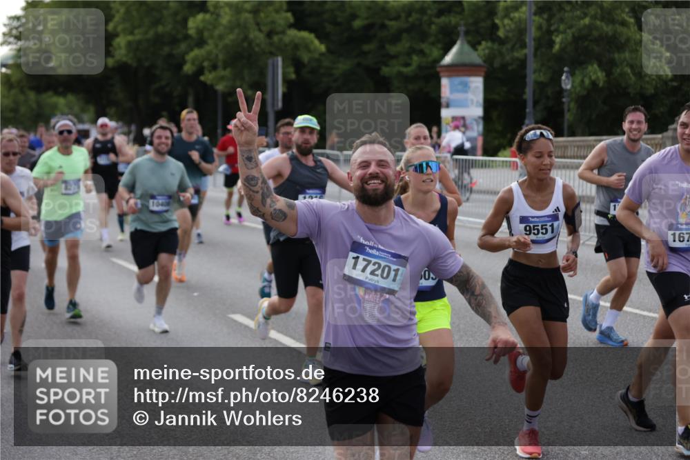 29.06.2025 - hella hamburg halbmarathon Jannik Wohlers http://msf.ph/oto/8246238 29.06.2025 09:55:30 Lombardsbrücke 1143, 1216, 1257, 1267, 1461, 1507, 1630, 1689, 2250, 2260, 2818, 2864, 2884, 3543, 3654, 3692, 3945, 4033, 4127, 4324, 4345, 4346, 4557, 4601, 5116, 6134, 6481, 6994, 7056, 7100, 7224, 7269, 7367, 7657, 8234, 8273, 8390, 8668, 8821, 8977, 9074, 9551, 10408, 10603, 10811, 10895, 11009, 11211, 11429, 11645, 11733, 11977, 12277, 12379, 13032, 13073, 13301, 13672, 13758, 13803, 13807, 14239, 14628, 15392, 15502, 16175, 16738, 17842 meine-sportfotos.de