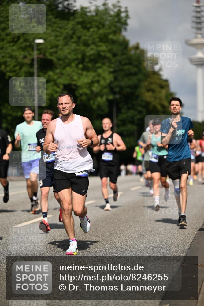 29.06.2025 - hella hamburg halbmarathon Dr. Thomas Lammeyer http://msf.ph/oto/8246255 29.06.2025 09:51:28 Kennedybrücke 1164, 1385, 1562, 1644, 1743, 2296, 3959, 4860, 5091, 5092, 5315, 5923, 6684, 6990, 8362, 8901, 9178, 9944, 10384, 10793, 10900, 10968, 11202, 11227 meine-sportfotos.de