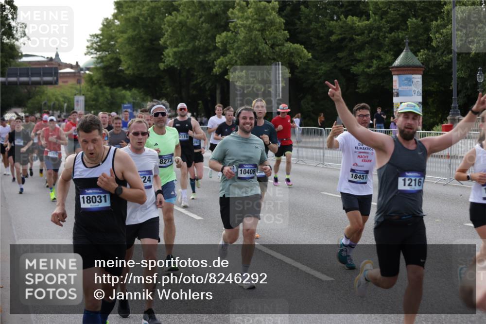 29.06.2025 - hella hamburg halbmarathon Jannik Wohlers http://msf.ph/oto/8246292 29.06.2025 09:55:30 Lombardsbrücke 1143, 1216, 1257, 1267, 1461, 1507, 1630, 1689, 2250, 2260, 2818, 2864, 2884, 3543, 3654, 3692, 3945, 4033, 4127, 4324, 4345, 4346, 4557, 4601, 5116, 6134, 6481, 6994, 7056, 7100, 7224, 7269, 7367, 7657, 8234, 8273, 8390, 8668, 8821, 8977, 9074, 9551, 10408, 10603, 10811, 10895, 11009, 11211, 11429, 11645, 11733, 11977, 12277, 12379, 13032, 13073, 13301, 13672, 13758, 13803, 13807, 14239, 14628, 15392, 15502, 16175, 16738, 17842 meine-sportfotos.de