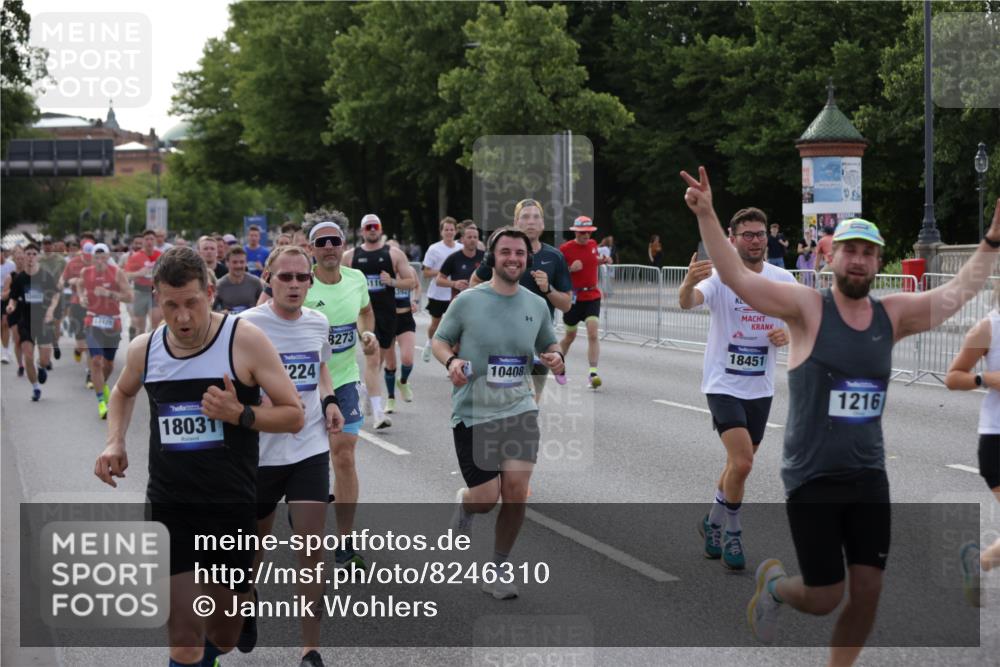 29.06.2025 - hella hamburg halbmarathon Jannik Wohlers http://msf.ph/oto/8246310 29.06.2025 09:55:30 Lombardsbrücke 1143, 1216, 1257, 1267, 1461, 1507, 1630, 1689, 2250, 2260, 2818, 2864, 2884, 3543, 3654, 3692, 3945, 4033, 4127, 4324, 4345, 4346, 4557, 4601, 5116, 6134, 6481, 6994, 7056, 7100, 7224, 7269, 7367, 7657, 8234, 8273, 8390, 8668, 8821, 8977, 9074, 9551, 10408, 10603, 10811, 10895, 11009, 11211, 11429, 11645, 11733, 11977, 12277, 12379, 13032, 13073, 13301, 13672, 13758, 13803, 13807, 14239, 14628, 15392, 15502, 16175, 16738, 17842 meine-sportfotos.de