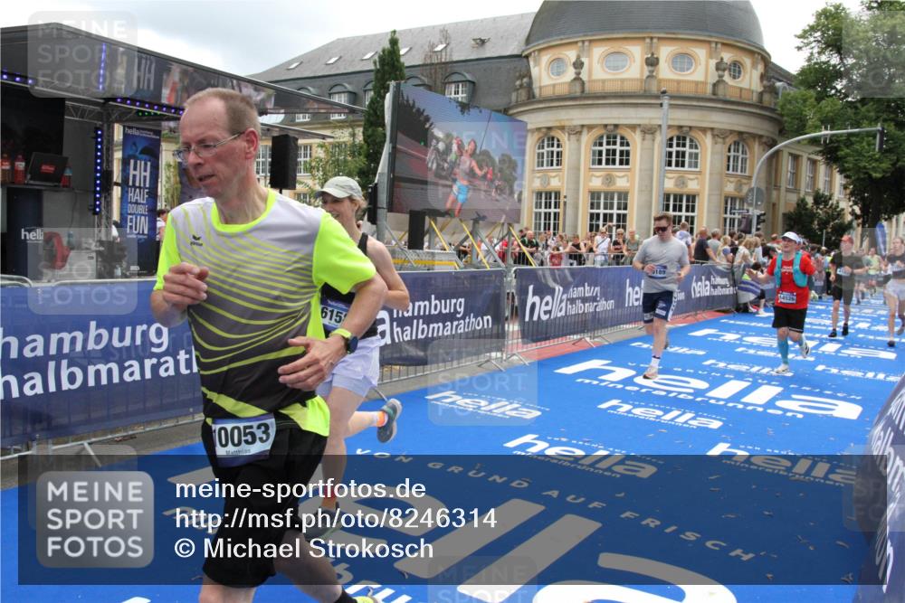 29.06.2025 - hella hamburg halbmarathon Michael Strokosch http://msf.ph/oto/8246314 29.06.2025 10:49:24 Ziel 4183, 4185, 6158, 9348, 10053, 10189, 11819, 12670, 13450, 14526, 15422, 15784, 15894, 15966 meine-sportfotos.de