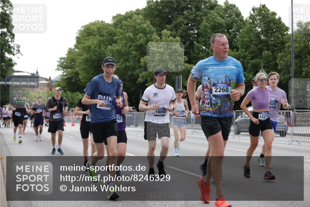 29.06.2025 - hella hamburg halbmarathon Jannik Wohlers http://msf.ph/oto/8246329 29.06.2025 10:30:34 Lombardsbrücke 1472, 1773, 2097, 2268, 2505, 3131, 6195, 6556, 6620, 6787, 7351, 8757, 9576, 10989, 11981, 12384, 12627, 14095, 14803, 15466, 15589, 17224, 17463, 17742, 17966, 19052, 19226 meine-sportfotos.de