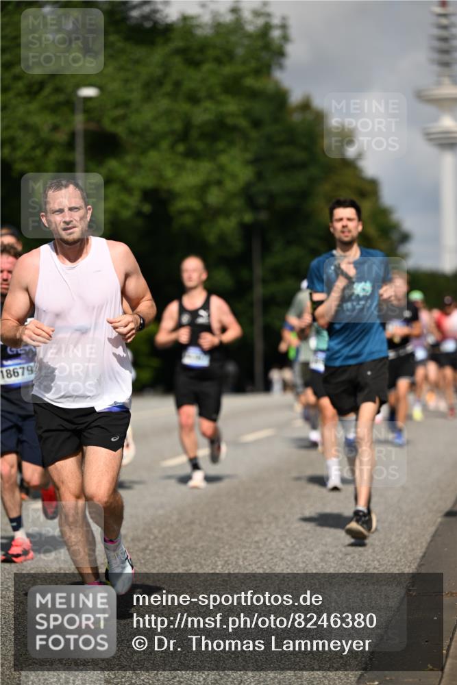 29.06.2025 - hella hamburg halbmarathon Dr. Thomas Lammeyer http://msf.ph/oto/8246380 29.06.2025 09:51:29 Kennedybrücke 1164, 1385, 1562, 1644, 1743, 2296, 2767, 3959, 4860, 5091, 5092, 5315, 5923, 6684, 6990, 8362, 9178, 9944, 10384, 10793, 10900, 10968, 11202, 11227 meine-sportfotos.de