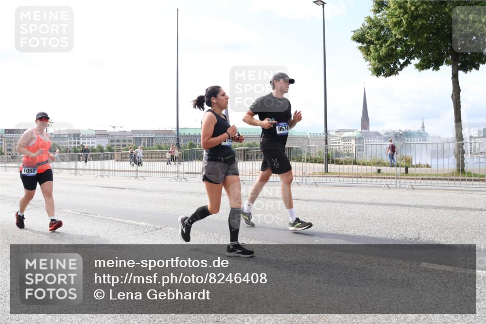29.06.2025 - hella hamburg halbmarathon Lena Gebhardt http://msf.ph/oto/8246408 29.06.2025 10:10:02 Lombardsbrücke 1052, 1456, 1548, 1823, 3921, 4592, 5511, 7042, 7058, 7081, 7333, 7636, 8090, 8219, 8685, 8890, 9150, 9297, 9306, 9366, 9434, 9674, 9781, 10036, 10943, 11027, 12255, 12509, 12567, 13739, 16191, 16445, 16455, 16872, 16918, 17148, 17630, 17899, 18076, 18196, 18440, 18707, 19242 meine-sportfotos.de
