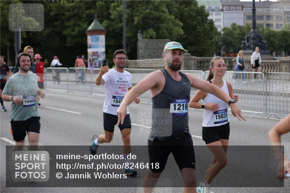 29.06.2025 - hella hamburg halbmarathon Jannik Wohlers http://msf.ph/oto/8246418 29.06.2025 09:55:31 Lombardsbrücke 1143, 1216, 1257, 1267, 1461, 1502, 1507, 1689, 2250, 2260, 2818, 2864, 2884, 3543, 3692, 3945, 4033, 4127, 4324, 4346, 4557, 4601, 5116, 6134, 6481, 6994, 7056, 7100, 7224, 7367, 7657, 8234, 8273, 8335, 8390, 8668, 8821, 8977, 9074, 9551, 10408, 10603, 10811, 10895, 11009, 11211, 11429, 11645, 11733, 11977, 12277, 12379, 13032, 13073, 13301, 13672, 13758, 13803, 13807, 14239, 14628, 14928, 15384, 15392, 15502, 16175, 16623, 16738, 17842 meine-sportfotos.de