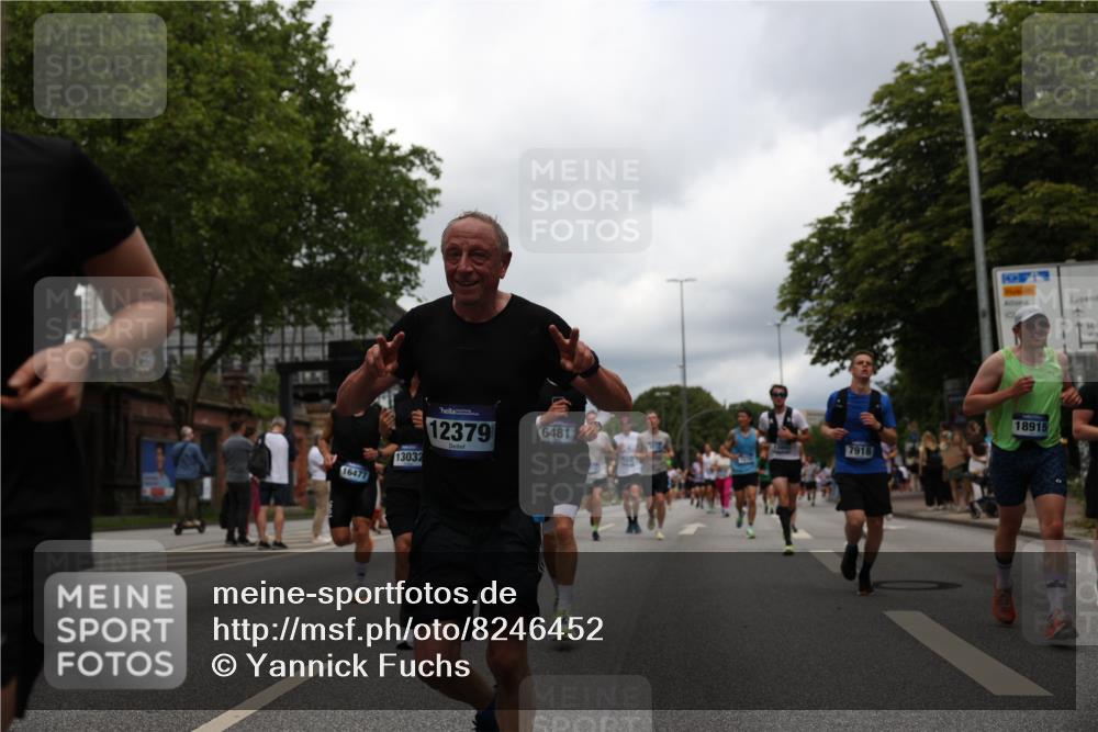 29.06.2025 - hella hamburg halbmarathon Yannick Fuchs http://msf.ph/oto/8246452 29.06.2025 10:47:44 20KM 1030, 1151, 1267, 1502, 1727, 1870, 2058, 2070, 2354, 2518, 2630, 3096, 3819, 5020, 5259, 5638, 5866, 6294, 6481, 6511, 6512, 6629, 6762, 6877, 6942, 7274, 7395, 7918, 8285, 8335, 8447, 9142, 9791, 9922, 10891, 11068, 11844, 12321, 12379, 12607, 12632, 12909, 13032, 13033, 13397, 13794, 13865, 13912, 13997, 14702, 15146, 15441, 15502, 15838, 15856, 15946, 16477, 16780, 17348, 17482, 18134, 18143, 18418, 18487, 18514, 18612 meine-sportfotos.de