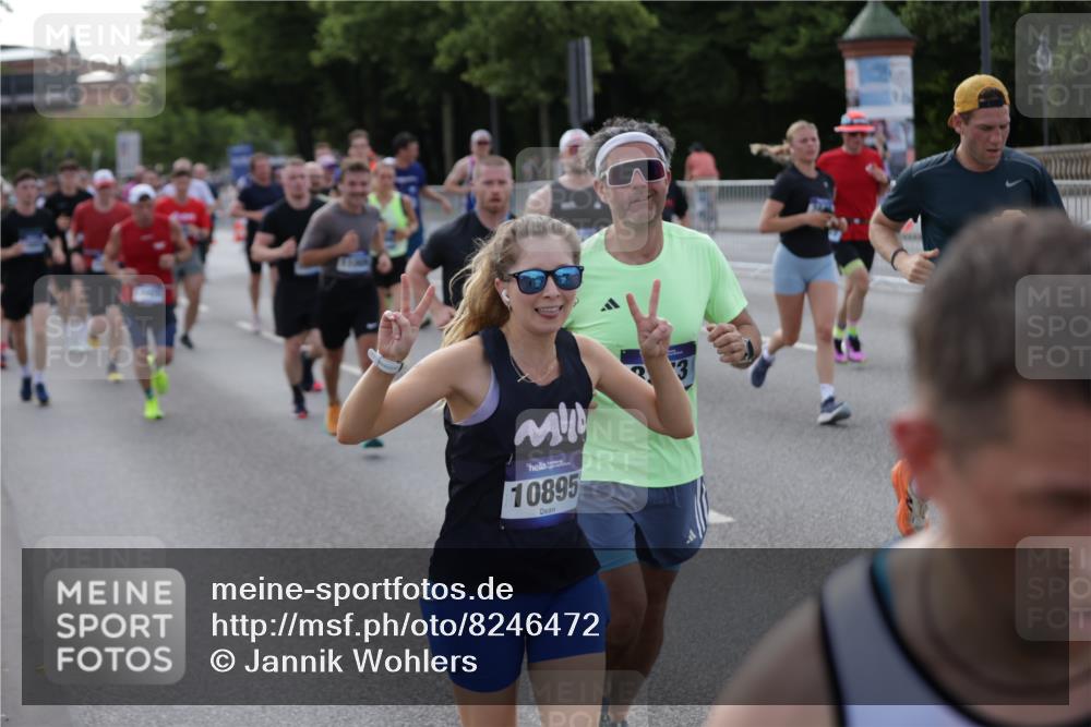 29.06.2025 - hella hamburg halbmarathon Jannik Wohlers http://msf.ph/oto/8246472 29.06.2025 09:55:32 Lombardsbrücke 1143, 1216, 1257, 1267, 1461, 1502, 1507, 1689, 2250, 2260, 2818, 2864, 2884, 3060, 3543, 3692, 3945, 4033, 4127, 4324, 4346, 4557, 4601, 5116, 6134, 6481, 6994, 7056, 7100, 7224, 7332, 7367, 7657, 8234, 8273, 8335, 8390, 8668, 8821, 8977, 9074, 9551, 10408, 10603, 10811, 10895, 11009, 11211, 11429, 11645, 11733, 12277, 12379, 12523, 13032, 13073, 13301, 13672, 13758, 13803, 13807, 14239, 14628, 14928, 15384, 15392, 15502, 16175, 16623, 16738, 17842 meine-sportfotos.de