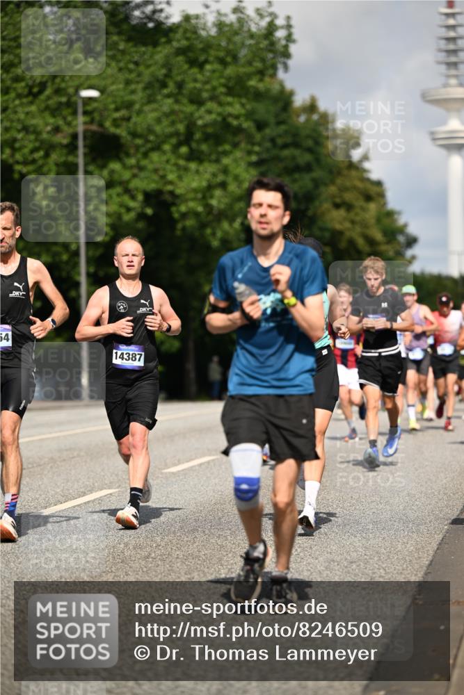 29.06.2025 - hella hamburg halbmarathon Dr. Thomas Lammeyer http://msf.ph/oto/8246509 29.06.2025 09:51:30 Kennedybrücke 1164, 1385, 1562, 1644, 1743, 2296, 2714, 2767, 3959, 4860, 5091, 5092, 5315, 5923, 6684, 6990, 7884, 8362, 9178, 9944, 10384, 10793, 10900, 10968, 11202, 11227 meine-sportfotos.de