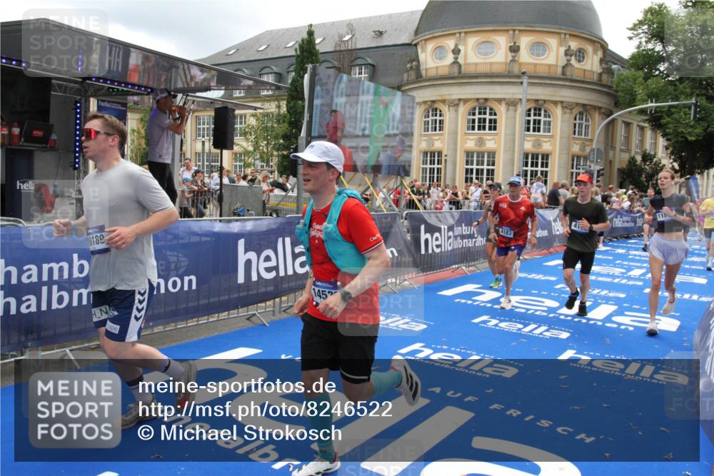 29.06.2025 - hella hamburg halbmarathon Michael Strokosch http://msf.ph/oto/8246522 29.06.2025 10:49:26 Ziel 1342, 1476, 4183, 4185, 6158, 10189, 11779, 11819, 12670, 13269, 14526, 14838, 15422, 15784, 15894, 15966, 16891, 18887 meine-sportfotos.de