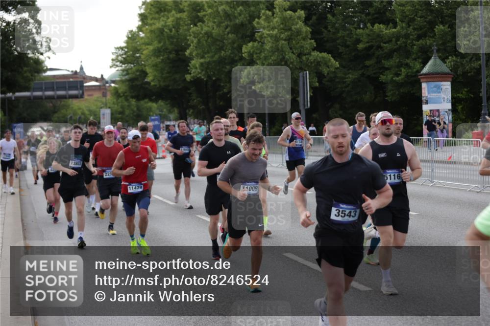29.06.2025 - hella hamburg halbmarathon Jannik Wohlers http://msf.ph/oto/8246524 29.06.2025 09:55:33 Lombardsbrücke 1143, 1216, 1257, 1267, 1502, 1507, 1689, 2250, 2260, 2818, 2864, 2884, 3060, 3543, 3692, 3945, 4033, 4127, 4324, 4346, 4557, 4601, 5116, 6115, 6134, 6994, 7056, 7100, 7224, 7332, 7367, 7657, 8273, 8335, 8390, 8668, 8821, 8977, 9074, 9551, 10408, 10603, 10811, 10895, 11009, 11211, 11429, 11645, 11733, 12277, 12523, 12875, 13073, 13301, 13672, 13758, 13803, 14239, 14628, 14928, 15384, 15392, 15502, 15899, 16175, 16623, 16738, 17282, 17842 meine-sportfotos.de