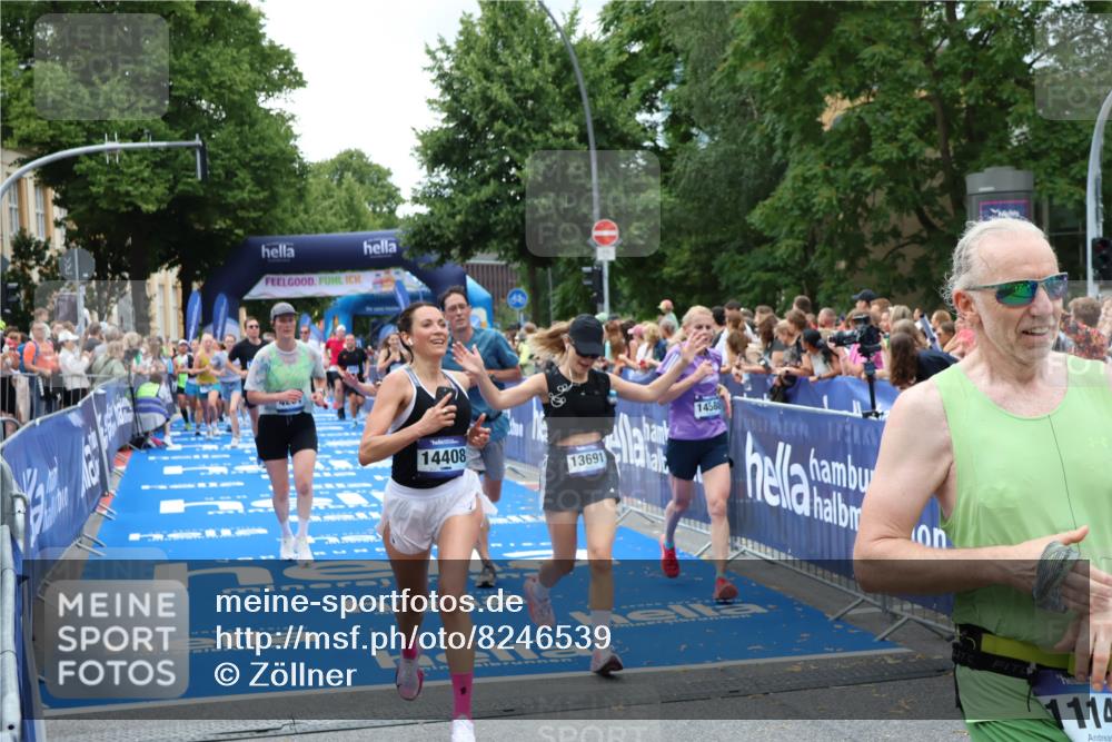 29.06.2025 - hella hamburg halbmarathon Zöllner http://msf.ph/oto/8246539 29.06.2025 10:57:13 Ziel 1387, 1877, 4167, 4261, 4940, 9884, 11612, 13691, 13750, 14139, 14408, 14588, 15110, 15664, 15726, 17617, 17660, 17993, 18208, 19184 meine-sportfotos.de
