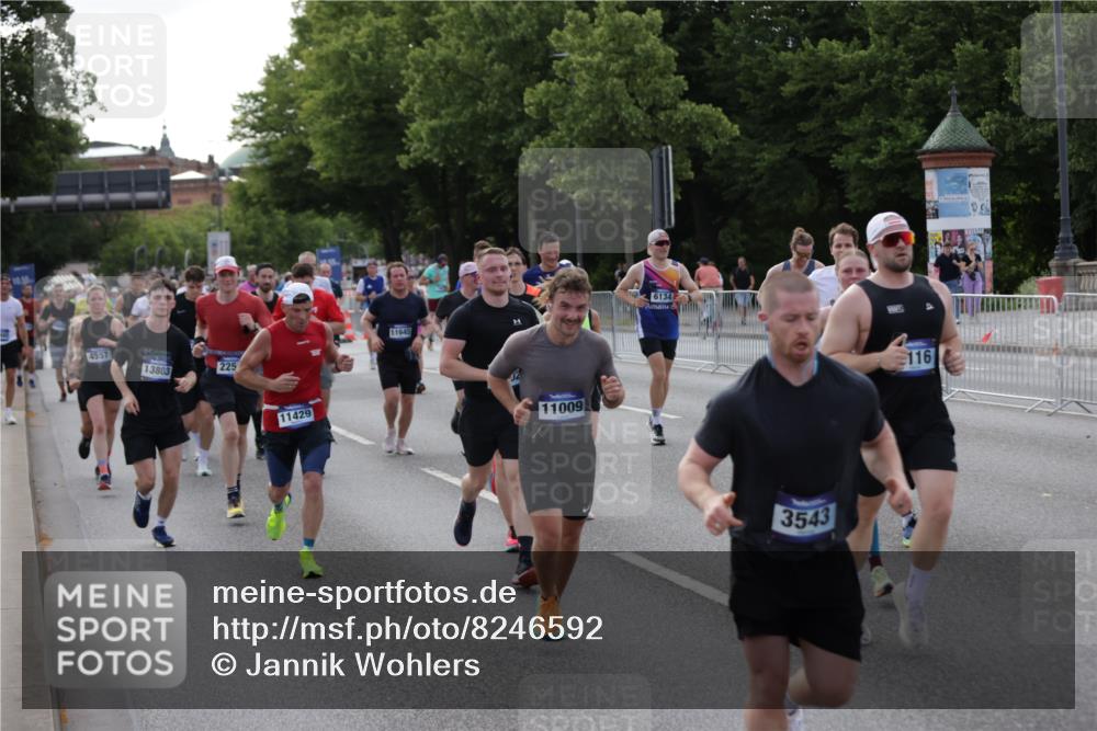 29.06.2025 - hella hamburg halbmarathon Jannik Wohlers http://msf.ph/oto/8246592 29.06.2025 09:55:33 Lombardsbrücke 1143, 1216, 1257, 1267, 1502, 1507, 1689, 2250, 2260, 2818, 2864, 2884, 3060, 3543, 3692, 3945, 4033, 4127, 4324, 4346, 4557, 4601, 5116, 6115, 6134, 6994, 7056, 7100, 7224, 7332, 7367, 7657, 8273, 8335, 8390, 8668, 8821, 8977, 9074, 9551, 10408, 10603, 10811, 10895, 11009, 11211, 11429, 11645, 11733, 12277, 12523, 12875, 13073, 13301, 13672, 13758, 13803, 14239, 14628, 14928, 15384, 15392, 15502, 15899, 16175, 16623, 16738, 17282, 17842 meine-sportfotos.de