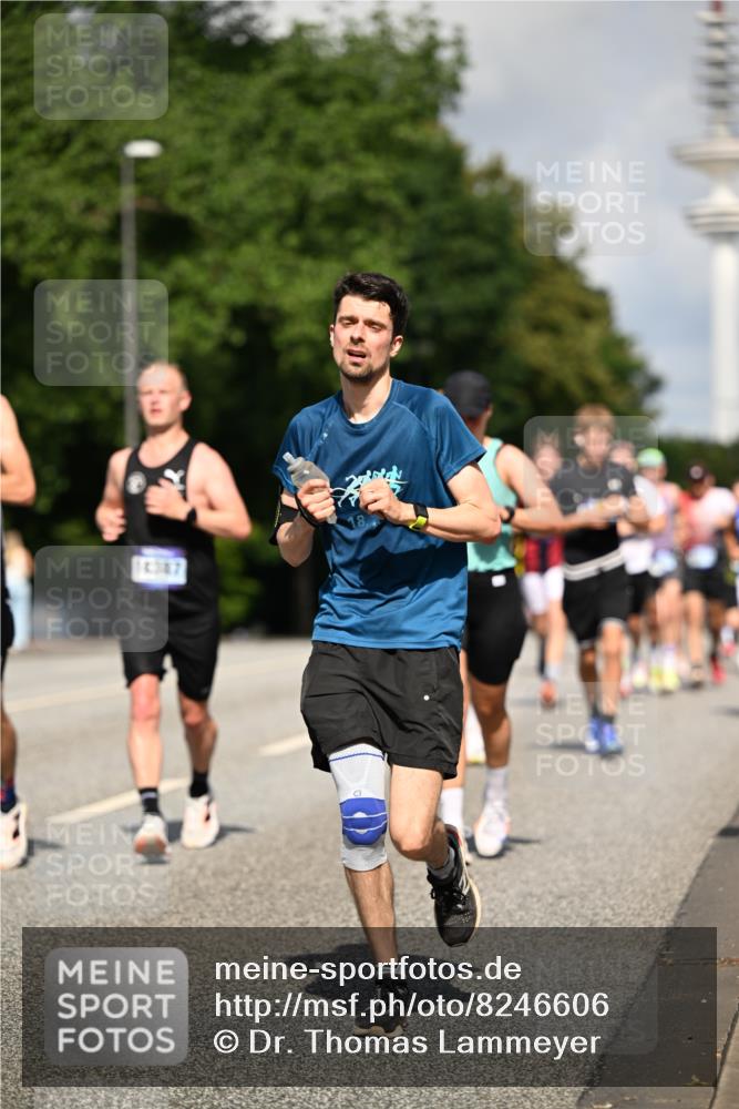 29.06.2025 - hella hamburg halbmarathon Dr. Thomas Lammeyer http://msf.ph/oto/8246606 29.06.2025 09:51:30 Kennedybrücke 1164, 1385, 1562, 1644, 1743, 2296, 2714, 2767, 3959, 4860, 5091, 5092, 5315, 5923, 6684, 6990, 7884, 8362, 9178, 9944, 10384, 10793, 10900, 10968, 11202, 11227 meine-sportfotos.de