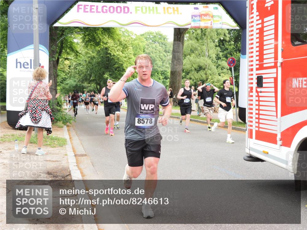 29.06.2025 - hella hamburg halbmarathon MichiJ http://msf.ph/oto/8246613 29.06.2025 10:51:08 Zwischen KM18-KM19 2698, 3572, 4120, 8578, 12177, 13939, 16395, 16639, 17730, 18520 meine-sportfotos.de