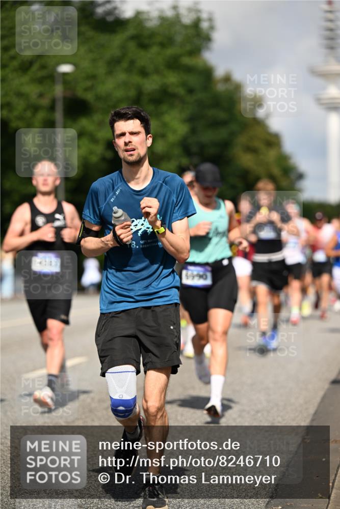 29.06.2025 - hella hamburg halbmarathon Dr. Thomas Lammeyer http://msf.ph/oto/8246710 29.06.2025 09:51:30 Kennedybrücke 1164, 1385, 1562, 1644, 1743, 2296, 2714, 2767, 3959, 4860, 5091, 5092, 5315, 5923, 6684, 6990, 7884, 8362, 9178, 9944, 10384, 10793, 10900, 10968, 11202, 11227 meine-sportfotos.de