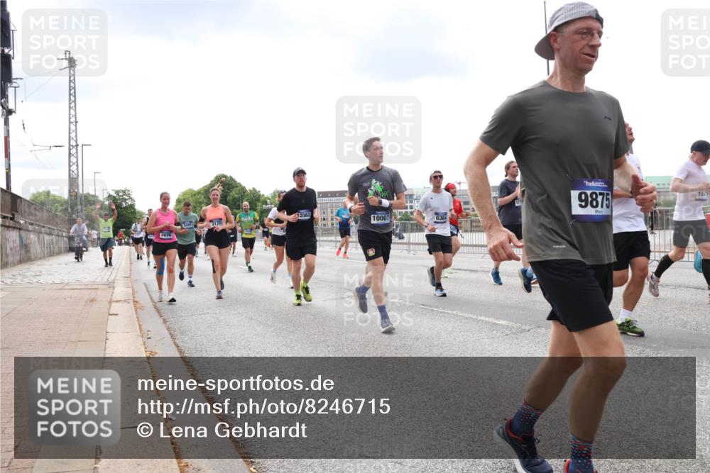 29.06.2025 - hella hamburg halbmarathon Lena Gebhardt http://msf.ph/oto/8246715 29.06.2025 10:34:01 Lombardsbrücke 1189, 1275, 1417, 1705, 1787, 1896, 2265, 2342, 2464, 2482, 2496, 2526, 2776, 2933, 3145, 3170, 3264, 3340, 3345, 3560, 3829, 3848, 4361, 4433, 4449, 4479, 4696, 4807, 4824, 4826, 4942, 5075, 5096, 5141, 5557, 5561, 5566, 5569, 5584, 5691, 5821, 5822, 5887, 6109, 6364, 6515, 6516, 6854, 6956, 6999, 7027, 7324, 7329, 7565, 7653, 8021, 8157, 8202, 8277, 8282, 8349, 8375, 8377, 8383, 8401, 9094, 9234, 9438, 9799, 9875, 9995, 10007, 10071, 10360, 10561, 11811 meine-sportfotos.de