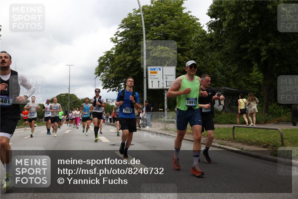 29.06.2025 - hella hamburg halbmarathon Yannick Fuchs http://msf.ph/oto/8246732 29.06.2025 10:47:45 20KM 1030, 1151, 1267, 1422, 1502, 1727, 1870, 2058, 2070, 2354, 2518, 2630, 3096, 3819, 5020, 5259, 5638, 5866, 6294, 6481, 6511, 6512, 6629, 6762, 6877, 6942, 7274, 7395, 7918, 8285, 8335, 8447, 9380, 9791, 9922, 10891, 11068, 11844, 12321, 12379, 12607, 12632, 12909, 13032, 13033, 13397, 13794, 13865, 13912, 13997, 14702, 15146, 15441, 15502, 15838, 15856, 15946, 16477, 16780, 17348, 17482, 18134, 18143, 18418, 18487, 18514, 18612 meine-sportfotos.de