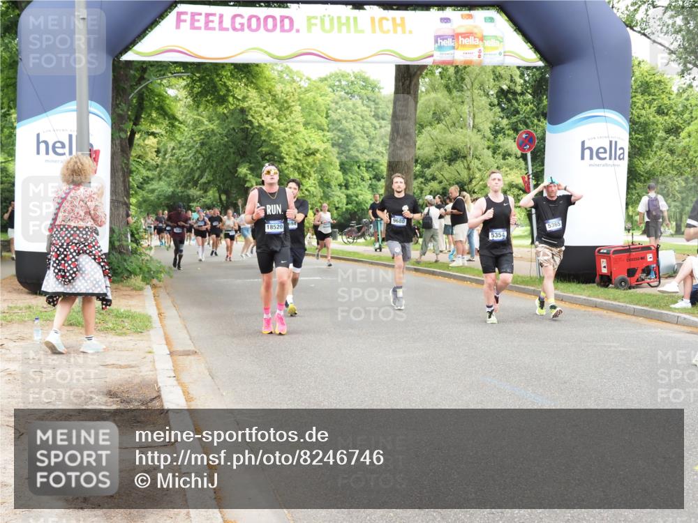 29.06.2025 - hella hamburg halbmarathon MichiJ http://msf.ph/oto/8246746 29.06.2025 10:51:10 Zwischen KM18-KM19 2698, 3572, 5354, 5365, 8578, 9680, 10694, 12177, 13939, 16639, 18520 meine-sportfotos.de