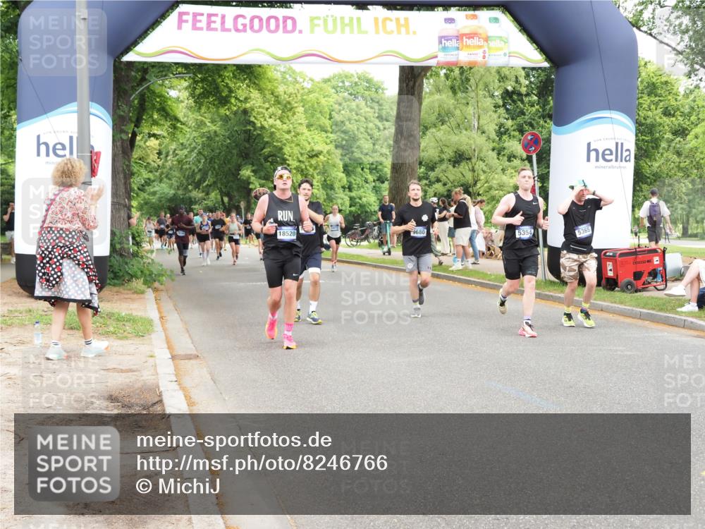 29.06.2025 - hella hamburg halbmarathon MichiJ http://msf.ph/oto/8246766 29.06.2025 10:51:10 Zwischen KM18-KM19 2698, 3572, 5354, 5365, 8578, 9680, 10694, 12177, 13939, 16639, 18520 meine-sportfotos.de