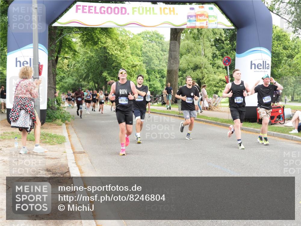 29.06.2025 - hella hamburg halbmarathon MichiJ http://msf.ph/oto/8246804 29.06.2025 10:51:10 Zwischen KM18-KM19 2698, 3572, 5354, 5365, 8578, 9680, 10694, 12177, 13939, 16639, 18520 meine-sportfotos.de