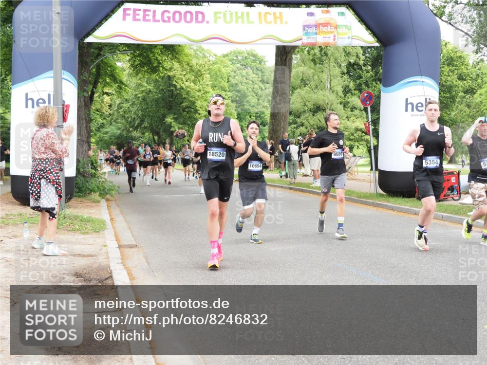 29.06.2025 - hella hamburg halbmarathon MichiJ http://msf.ph/oto/8246832 29.06.2025 10:51:11 Zwischen KM18-KM19 2698, 5354, 5365, 8578, 9680, 10694, 12177, 16639, 18520 meine-sportfotos.de