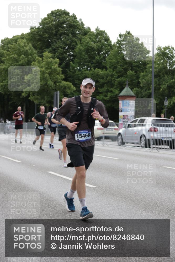 29.06.2025 - hella hamburg halbmarathon Jannik Wohlers http://msf.ph/oto/8246840 29.06.2025 10:30:37 Lombardsbrücke 1472, 1773, 2097, 2268, 2505, 3131, 4561, 6195, 6620, 6787, 7351, 8757, 9576, 10989, 11981, 11988, 12384, 12627, 14095, 14803, 15466, 15589, 17224, 17463, 17509, 17742, 17966, 19052, 19226 meine-sportfotos.de