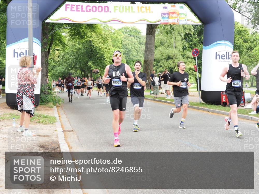 29.06.2025 - hella hamburg halbmarathon MichiJ http://msf.ph/oto/8246855 29.06.2025 10:51:11 Zwischen KM18-KM19 2698, 5354, 5365, 8578, 9680, 10694, 12177, 16639, 18520 meine-sportfotos.de