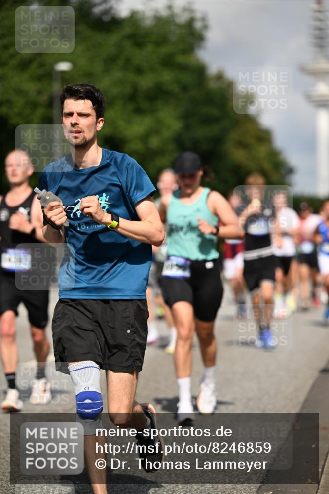 29.06.2025 - hella hamburg halbmarathon Dr. Thomas Lammeyer http://msf.ph/oto/8246859 29.06.2025 09:51:30 Kennedybrücke 1164, 1385, 1562, 1644, 1743, 2296, 2714, 2767, 3959, 4860, 5091, 5092, 5315, 5923, 6684, 6990, 7884, 8362, 9178, 9944, 10384, 10793, 10900, 10968, 11202, 11227 meine-sportfotos.de