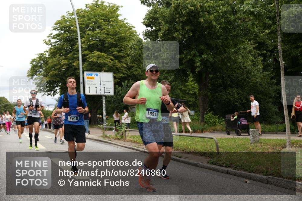 29.06.2025 - hella hamburg halbmarathon Yannick Fuchs http://msf.ph/oto/8246860 29.06.2025 10:47:45 20KM 1030, 1151, 1267, 1422, 1502, 1727, 1870, 2058, 2070, 2354, 2518, 2630, 3096, 3819, 5020, 5259, 5638, 5866, 6294, 6481, 6511, 6512, 6629, 6762, 6877, 6942, 7274, 7395, 7918, 8285, 8335, 8447, 9380, 9791, 9922, 10891, 11068, 11844, 12321, 12379, 12607, 12632, 12909, 13032, 13033, 13397, 13794, 13865, 13912, 13997, 14702, 15146, 15441, 15502, 15838, 15856, 15946, 16477, 16780, 17348, 17482, 18134, 18143, 18418, 18487, 18514, 18612 meine-sportfotos.de