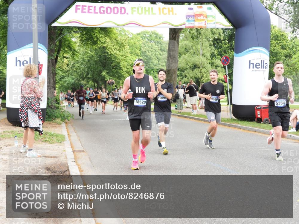 29.06.2025 - hella hamburg halbmarathon MichiJ http://msf.ph/oto/8246876 29.06.2025 10:51:11 Zwischen KM18-KM19 2698, 5354, 5365, 8578, 9680, 10694, 12177, 16639, 18520 meine-sportfotos.de
