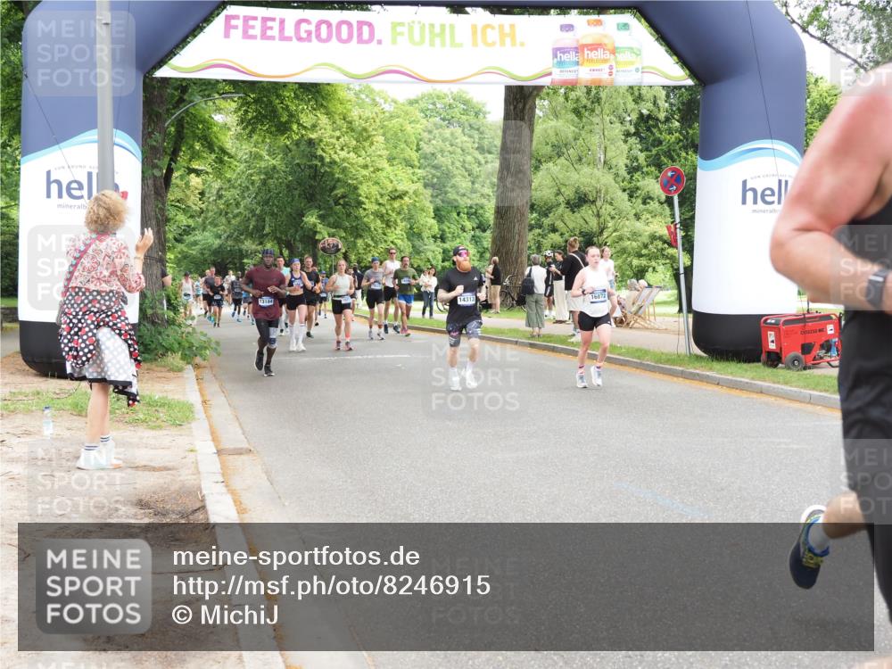 29.06.2025 - hella hamburg halbmarathon MichiJ http://msf.ph/oto/8246915 29.06.2025 10:51:13 Zwischen KM18-KM19 5354, 5365, 8578, 9680, 10694, 12177, 14313, 16639, 16872, 18520 meine-sportfotos.de