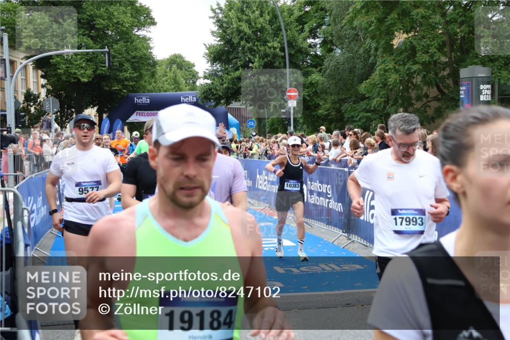 29.06.2025 - hella hamburg halbmarathon Zöllner http://msf.ph/oto/8247102 29.06.2025 10:57:23 Ziel 2417, 2676, 5926, 6272, 8585, 9450, 9577, 9934, 10383, 11590, 12014, 12590, 13664, 15229, 16625, 16830, 17160, 17779, 17848 meine-sportfotos.de