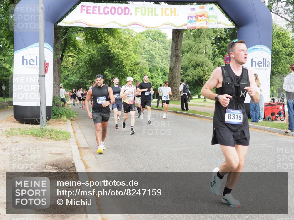 29.06.2025 - hella hamburg halbmarathon MichiJ http://msf.ph/oto/8247159 29.06.2025 10:28:32 Zwischen KM18-KM19 1975, 3626, 4766, 5709, 8319, 8933, 9116, 10968, 12372, 14077, 15689 meine-sportfotos.de