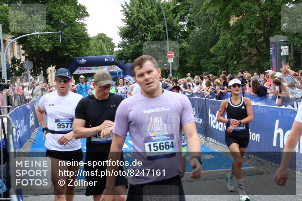 29.06.2025 - hella hamburg halbmarathon Zöllner http://msf.ph/oto/8247161 29.06.2025 10:57:24 Ziel 2417, 2676, 5926, 6272, 8585, 9450, 9727, 9934, 10383, 12014, 12590, 13664, 15229, 16625, 16830, 17160, 17779, 17848 meine-sportfotos.de