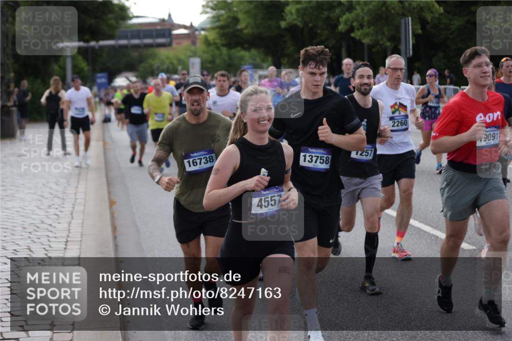 29.06.2025 - hella hamburg halbmarathon Jannik Wohlers http://msf.ph/oto/8247163 29.06.2025 09:55:37 Lombardsbrücke 1061, 1143, 1216, 1257, 1267, 1502, 1507, 1689, 2083, 2250, 2260, 2504, 2818, 2864, 3060, 3543, 4033, 4127, 4346, 4557, 5116, 6115, 6134, 7056, 7100, 7224, 7332, 7657, 8273, 8335, 8390, 8668, 8821, 8989, 9074, 9551, 10408, 10603, 10895, 11009, 11211, 11429, 11645, 12277, 12523, 12779, 12875, 13301, 13672, 13758, 13803, 13812, 13875, 14239, 14628, 14928, 15157, 15384, 15392, 15502, 15714, 15899, 16149, 16175, 16623, 16738, 17127, 17131, 17282, 17842 meine-sportfotos.de