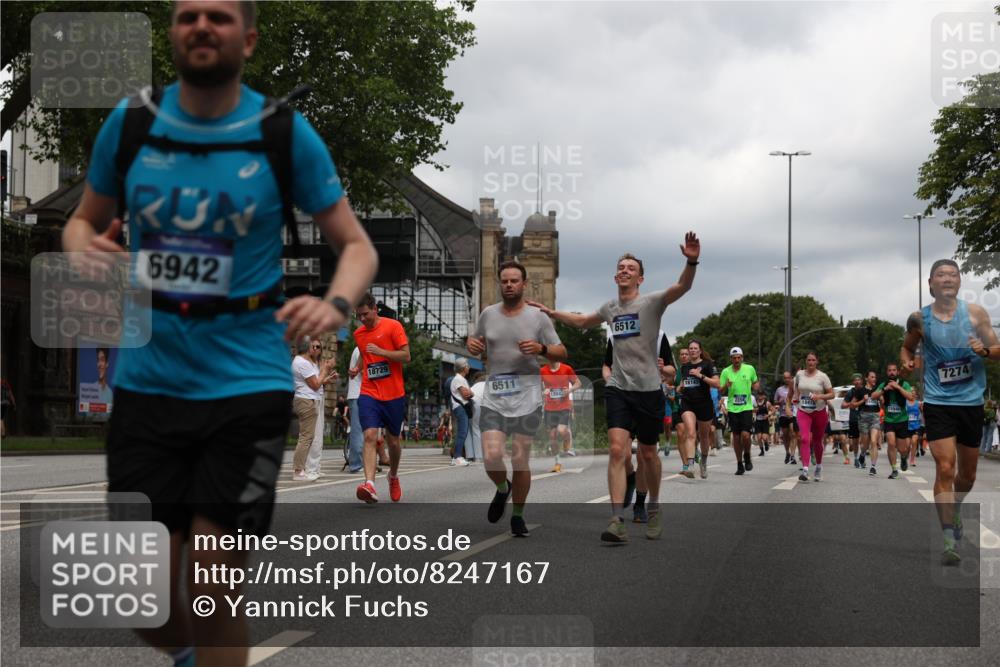 29.06.2025 - hella hamburg halbmarathon Yannick Fuchs http://msf.ph/oto/8247167 29.06.2025 10:47:46 20KM 1030, 1151, 1267, 1422, 1502, 1727, 1870, 2058, 2070, 2354, 2518, 2630, 3096, 3819, 5020, 5259, 5638, 5866, 6294, 6374, 6481, 6511, 6512, 6629, 6762, 6942, 7274, 7395, 7918, 8285, 8335, 8394, 8447, 9380, 9791, 9922, 10891, 11068, 11430, 11844, 12321, 12379, 12607, 12632, 12909, 13032, 13033, 13397, 13794, 13865, 13912, 13997, 14702, 15146, 15441, 15502, 15838, 15856, 15946, 16477, 16780, 17348, 17482, 18143, 18308, 18418, 18487, 18514, 18612 meine-sportfotos.de