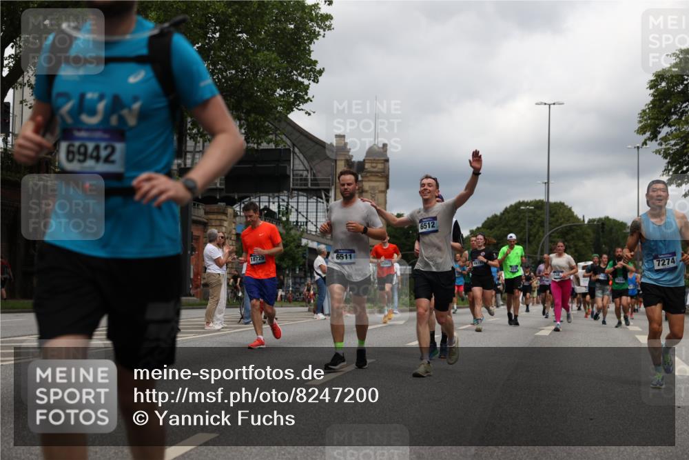 29.06.2025 - hella hamburg halbmarathon Yannick Fuchs http://msf.ph/oto/8247200 29.06.2025 10:47:46 20KM 1030, 1151, 1267, 1422, 1502, 1727, 1870, 2058, 2070, 2354, 2518, 2630, 3096, 3819, 5020, 5259, 5638, 5866, 6294, 6374, 6481, 6511, 6512, 6629, 6762, 6942, 7274, 7395, 7918, 8285, 8335, 8394, 8447, 9380, 9791, 9922, 10891, 11068, 11430, 11844, 12321, 12379, 12607, 12632, 12909, 13032, 13033, 13397, 13794, 13865, 13912, 13997, 14702, 15146, 15441, 15502, 15838, 15856, 15946, 16477, 16780, 17348, 17482, 18143, 18308, 18418, 18487, 18514, 18612 meine-sportfotos.de