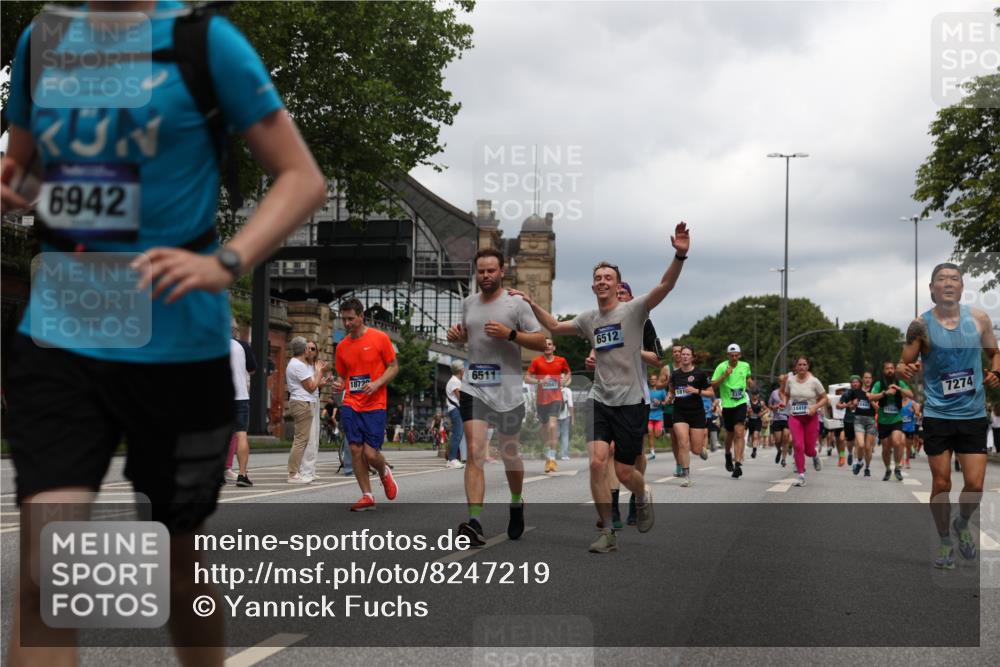 29.06.2025 - hella hamburg halbmarathon Yannick Fuchs http://msf.ph/oto/8247219 29.06.2025 10:47:46 20KM 1030, 1151, 1267, 1422, 1502, 1727, 1870, 2058, 2070, 2354, 2518, 2630, 3096, 3819, 5020, 5259, 5638, 5866, 6294, 6374, 6481, 6511, 6512, 6629, 6762, 6942, 7274, 7395, 7918, 8285, 8335, 8394, 8447, 9380, 9791, 9922, 10891, 11068, 11430, 11844, 12321, 12379, 12607, 12632, 12909, 13032, 13033, 13397, 13794, 13865, 13912, 13997, 14702, 15146, 15441, 15502, 15838, 15856, 15946, 16477, 16780, 17348, 17482, 18143, 18308, 18418, 18487, 18514, 18612 meine-sportfotos.de